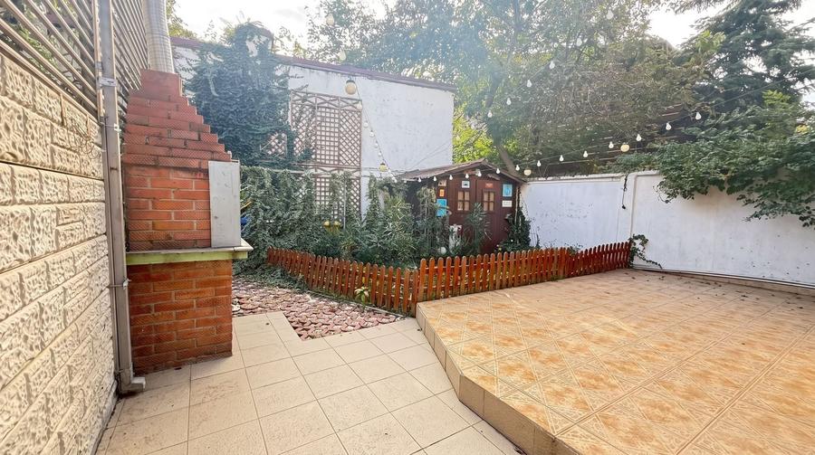 Casă individuală cu 5 camere cu Canalizare în Parcul Circului