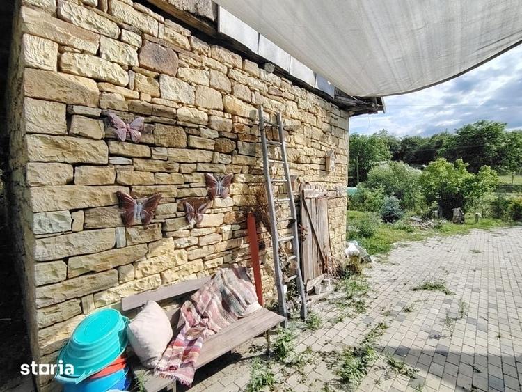 Casă cu 2 camere cu Teren 1458 Mp în Vultureni
