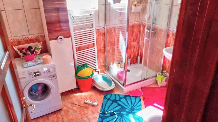 Casă cu 2 camere cu Teren 1800 Mp în Central