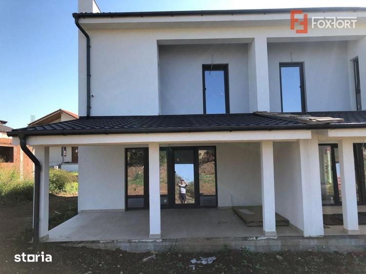 Casă cu 4 camere cu Teren 302 Mp în Plopi