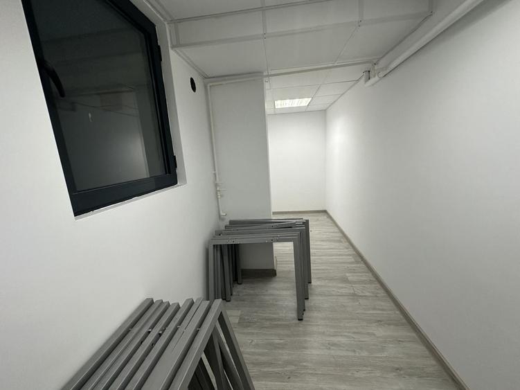 Apartament cu 7 camere decomandat în Aviatorilor