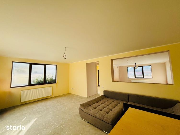 Casă cu 5 camere cu Teren 1000 Mp în Saca
