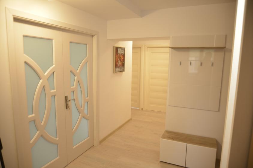 Apartament cu 3 camere decomandat, mobilat în 13 Septembrie