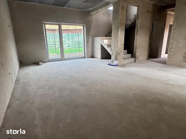 Casă cu 4 camere cu Teren 310 Mp în Calea Dumbrăvii
