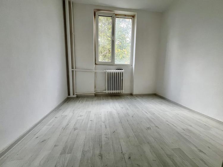 Garsonieră decomandată, mobilată în Take Ionescu
