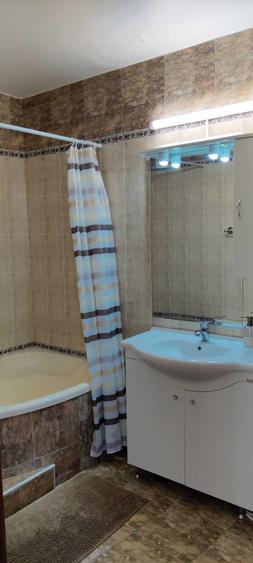 Apartament cu 2 camere decomandat în Albești