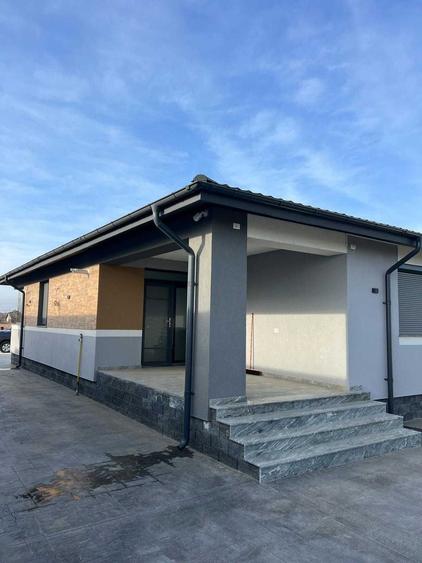 Casă cu 3 camere în Central
