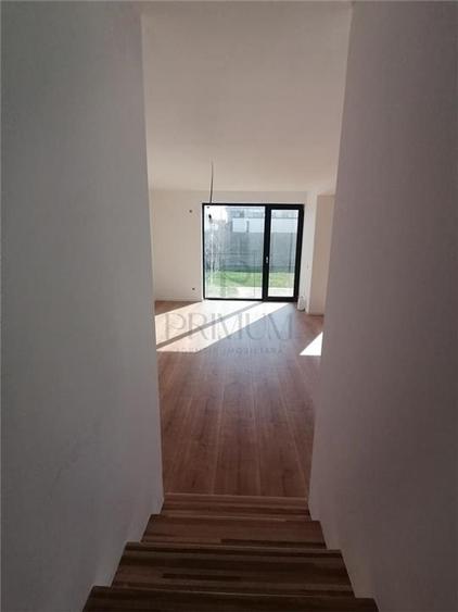 Duplex cu 4 camere cu Teren 280 Mp în Moșnița Nouă