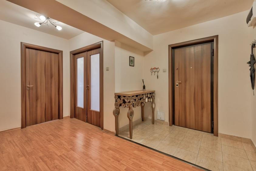 Apartament cu 4 camere decomandat în Unirii