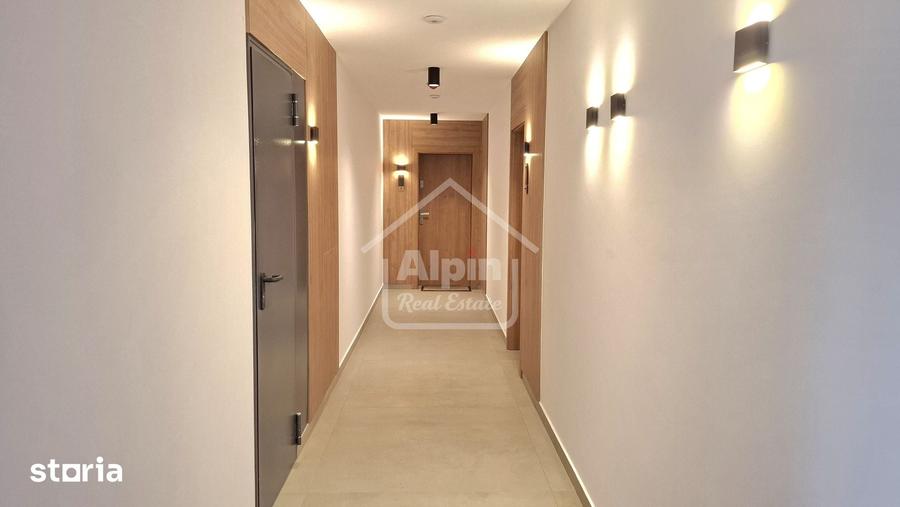 Apartament cu 3 camere decomandat, mobilat în Tractorul