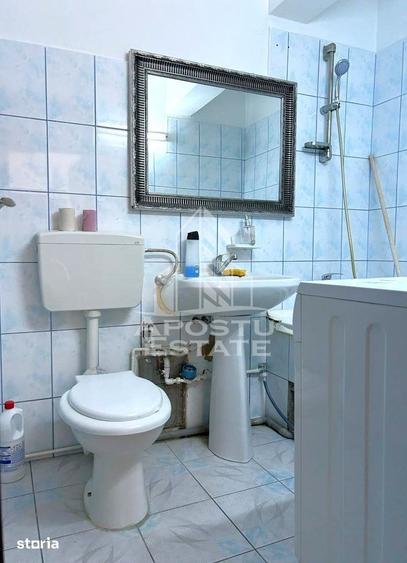 Apartament cu 3 camere semidecomandat în Central
