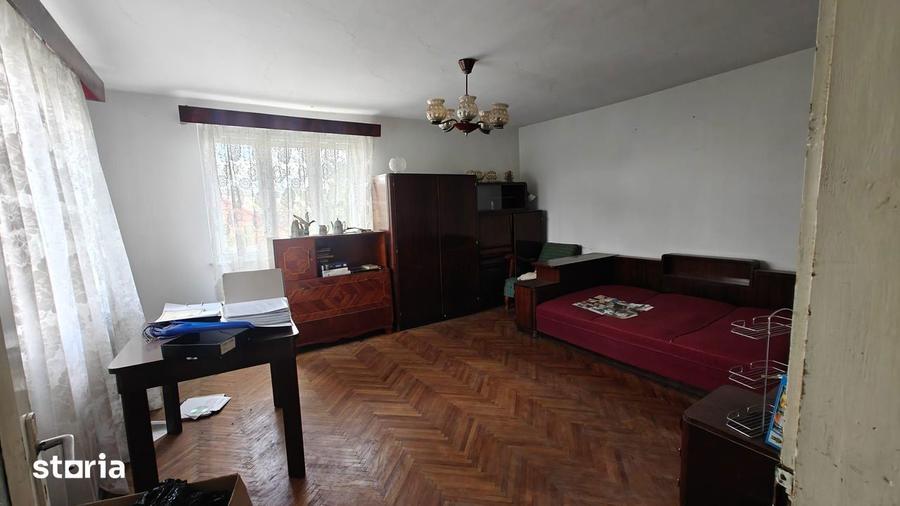 Casă cu 3 camere cu Canalizare în Gruia
