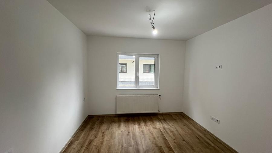 Apartament cu 4 camere decomandat în Independenței