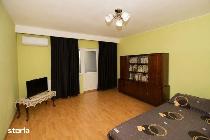 Apartament cu 3 camere decomandat în Prundu