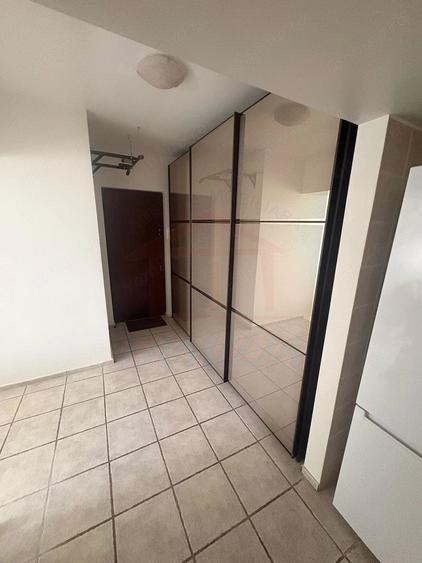 Apartament cu 2 camere decomandat în Ultimul leu