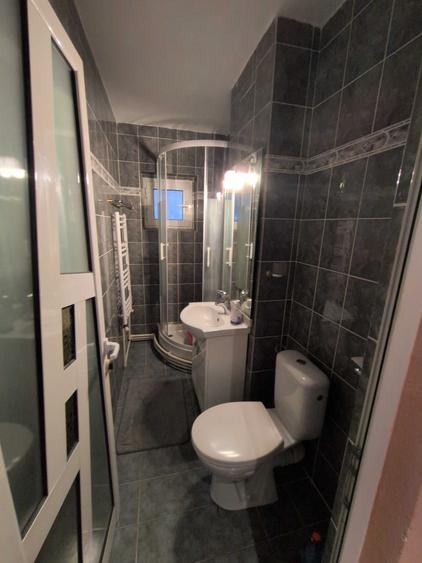 Apartament cu 3 camere decomandat în Exterior Vest