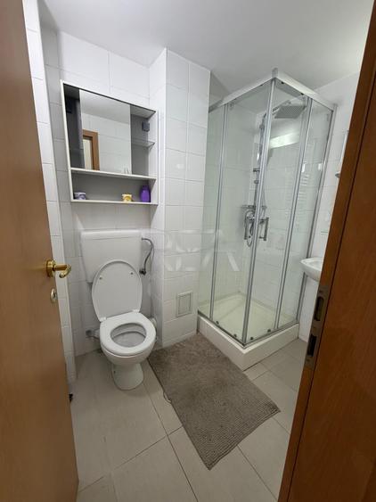 Apartament cu 3 camere semidecomandat, mobilat în Herăstrău