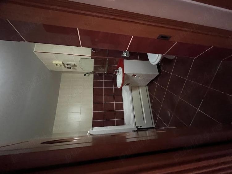 Apartament cu 4 camere decomandat în Central