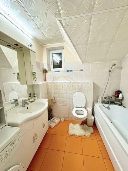 Casă individuală cu 6 camere cu Canalizare în Chișoda