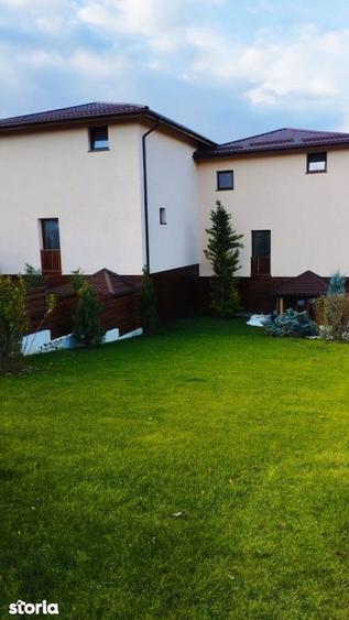 Casă cu 5 camere cu Teren 617 Mp în Snagov