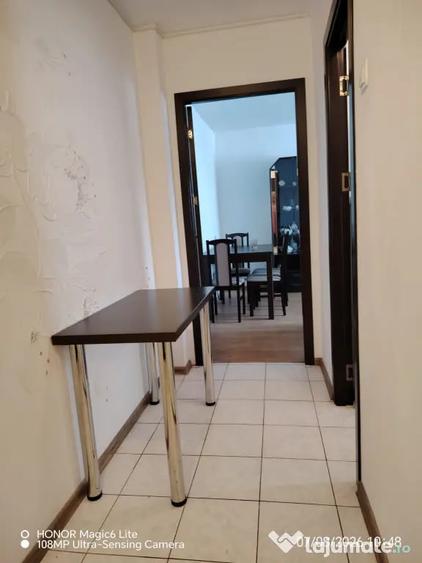 Apartament cu 3 camere decomandat în Bartolomeu