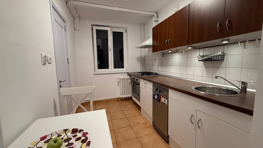 Apartament cu 3 camere decomandat în Militari