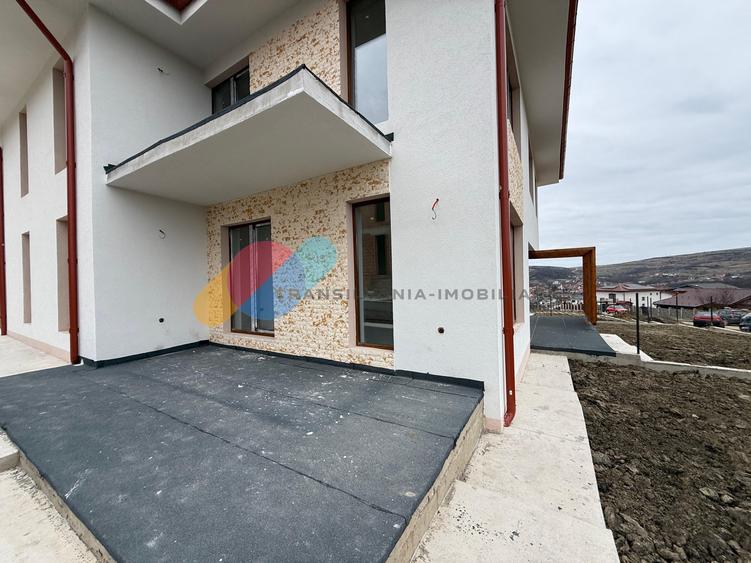 Duplex cu 4 camere cu Canalizare în Chinteni