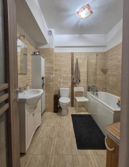 Apartament cu 3 camere decomandat, mobilat în Bucureștii Noi
