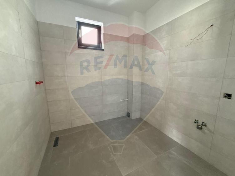 Casă cu 4 camere cu Teren 415 Mp în Lascăr Catargiu