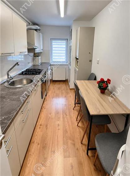Apartament cu 3 camere decomandat, mobilat în Terezian