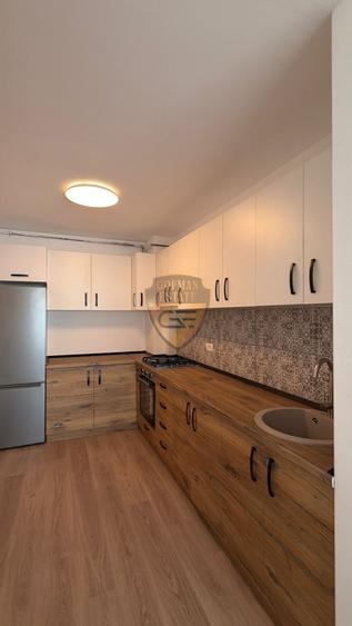 Apartament cu 2 camere semidecomandat, mobilat în Dacia