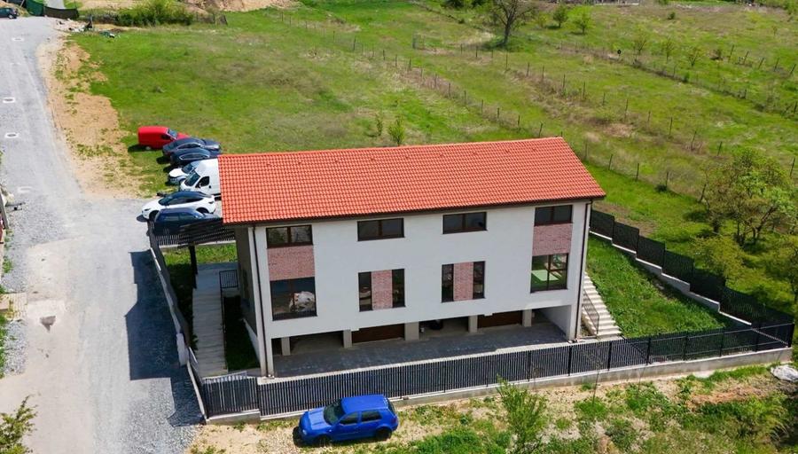 Duplex cu 4 camere cu Canalizare în Iris