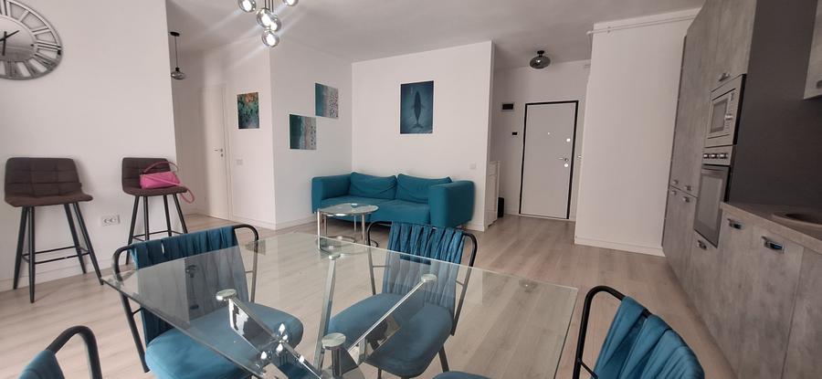 Apartament cu 3 camere semidecomandat în Florești