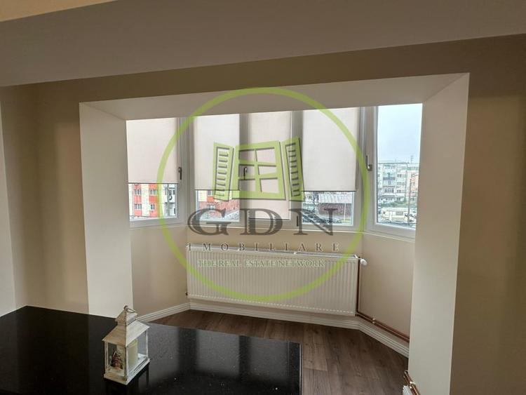 Apartament cu 3 camere decomandat, mobilat în Craiovița Nouă