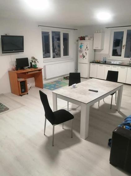 Casă cu 4 camere în Vladimirescu
