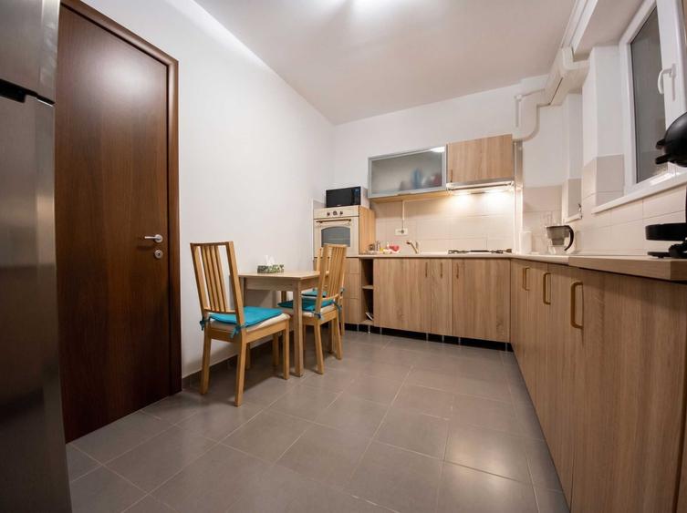 Apartament cu 2 camere decomandat în Eroii Revoluției