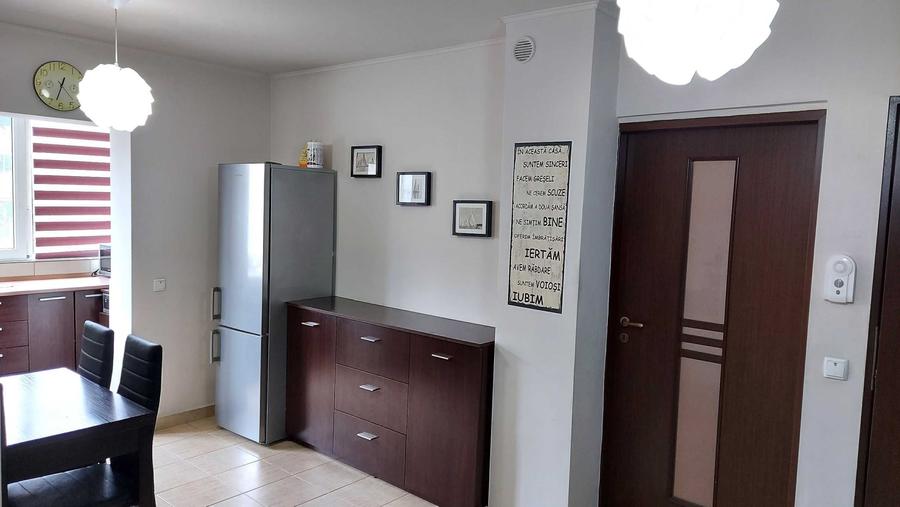 Apartament cu 2 camere decomandat în Exterior Vest