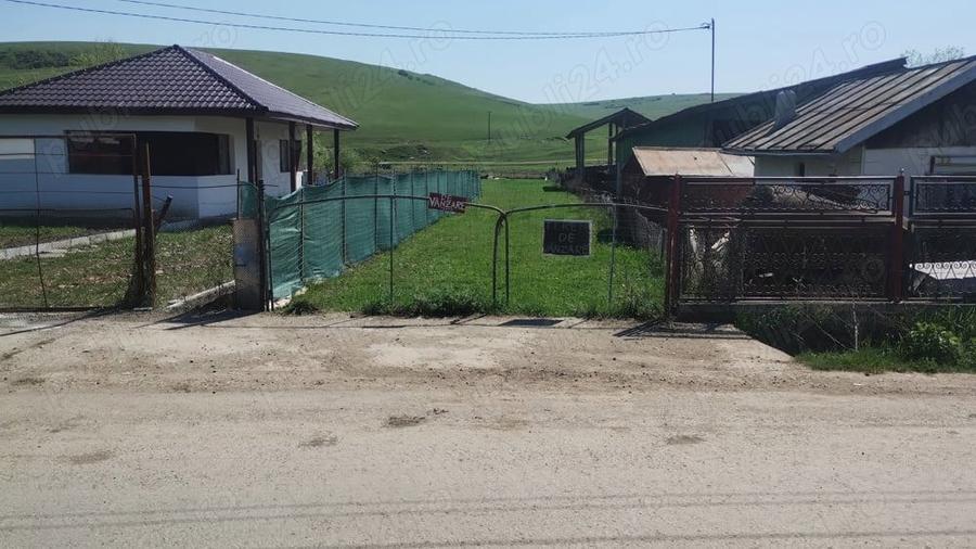 Teren de 580 mp, în Dezmir