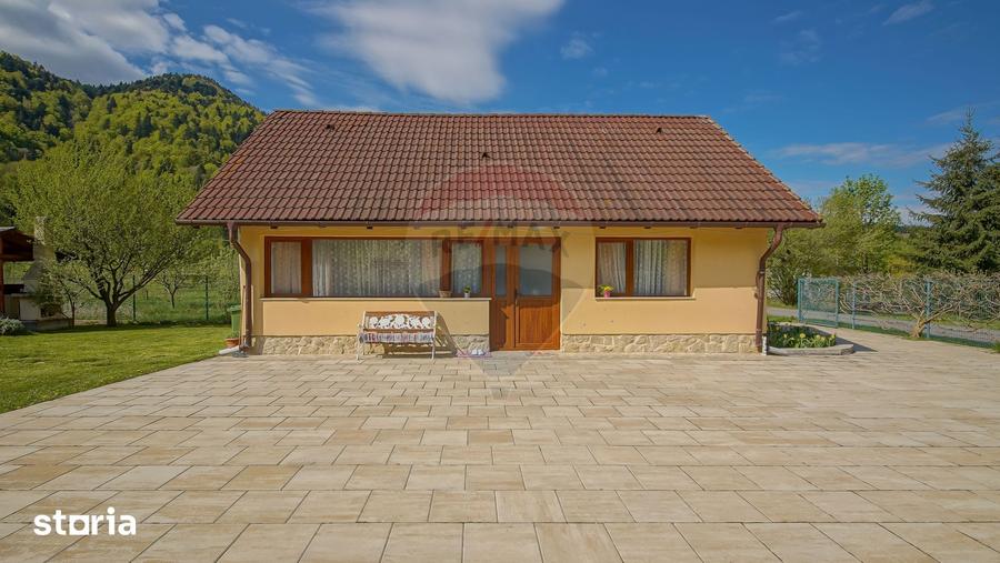 Casă cu Teren 2789 Mp în Râșnov