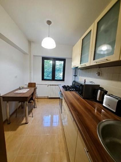 Apartament cu 2 camere semidecomandat, mobilat în Dorobanți