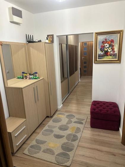 Apartament cu 3 camere decomandat în Baba Novac