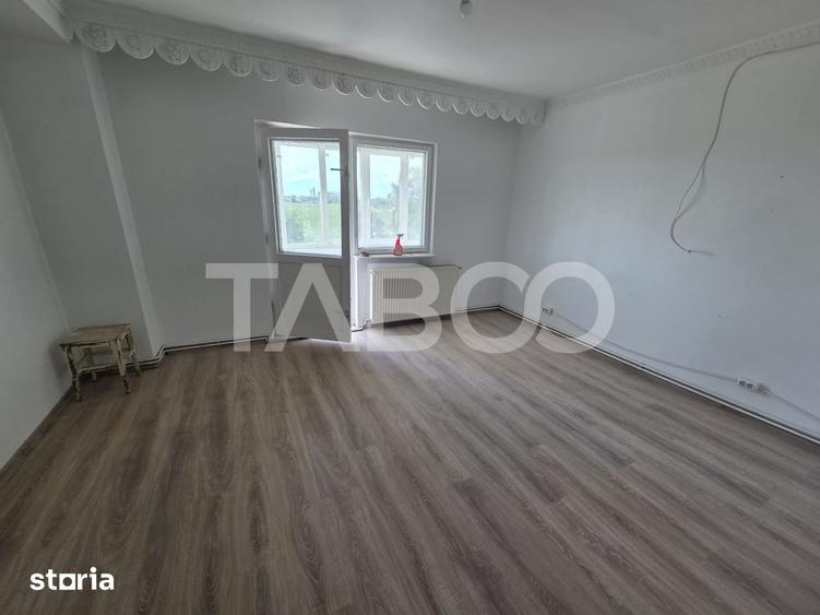 Apartament 3 camere de inchiriat zona Campului etaj 2 - 7