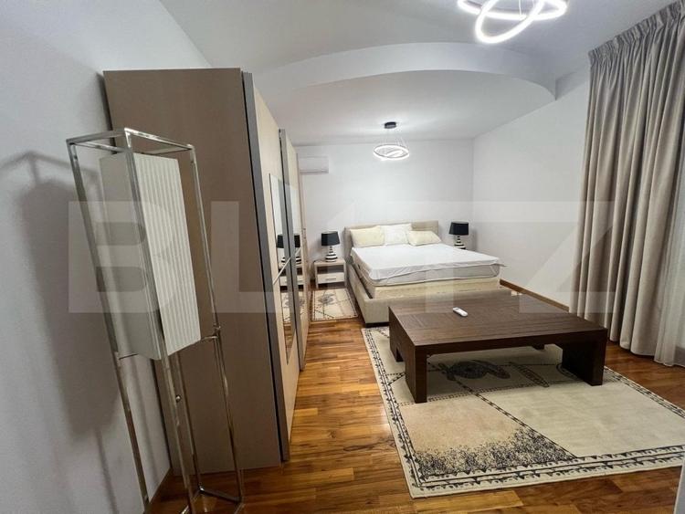 Casă individuală cu 6 camere cu Canalizare în Cetate