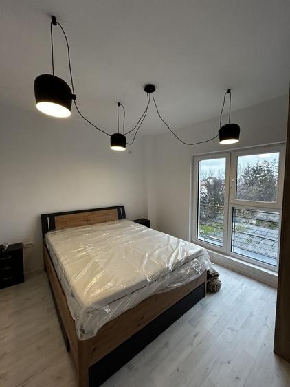 Apartament cu 2 camere decomandat, mobilat în Intim