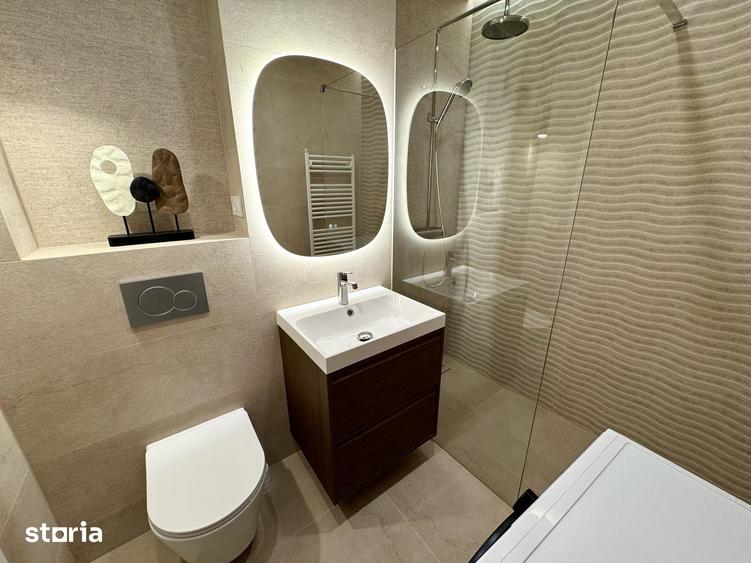 Apartament cu 3 camere decomandat în Intim