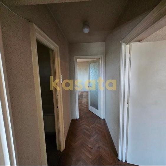 Apartament cu 3 camere decomandat în Barbu Văcărescu