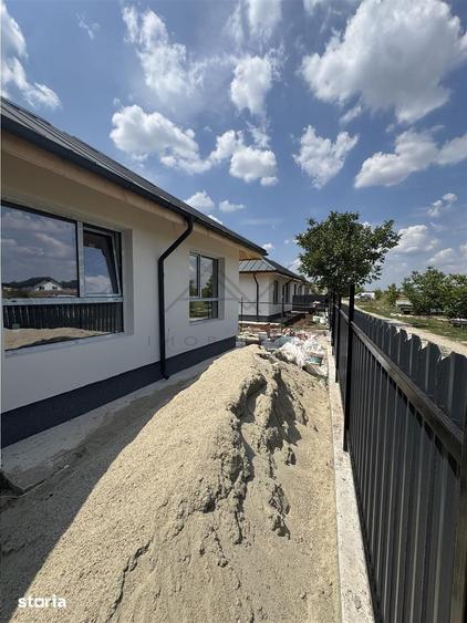 Casă cu 3 camere cu Teren 260 Mp în Domnești