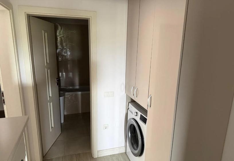 Apartament cu 3 camere decomandat, mobilat în Central