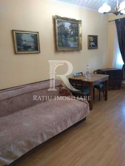Apartament cu 2 camere semidecomandat, mobilat în Centru Civic