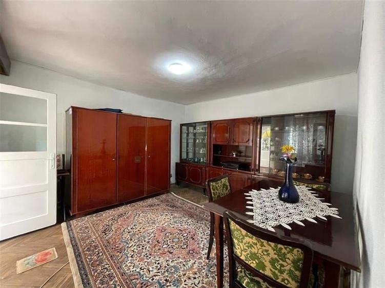 Casă individuală cu 3 camere cu Teren 532 Mp în 23 August